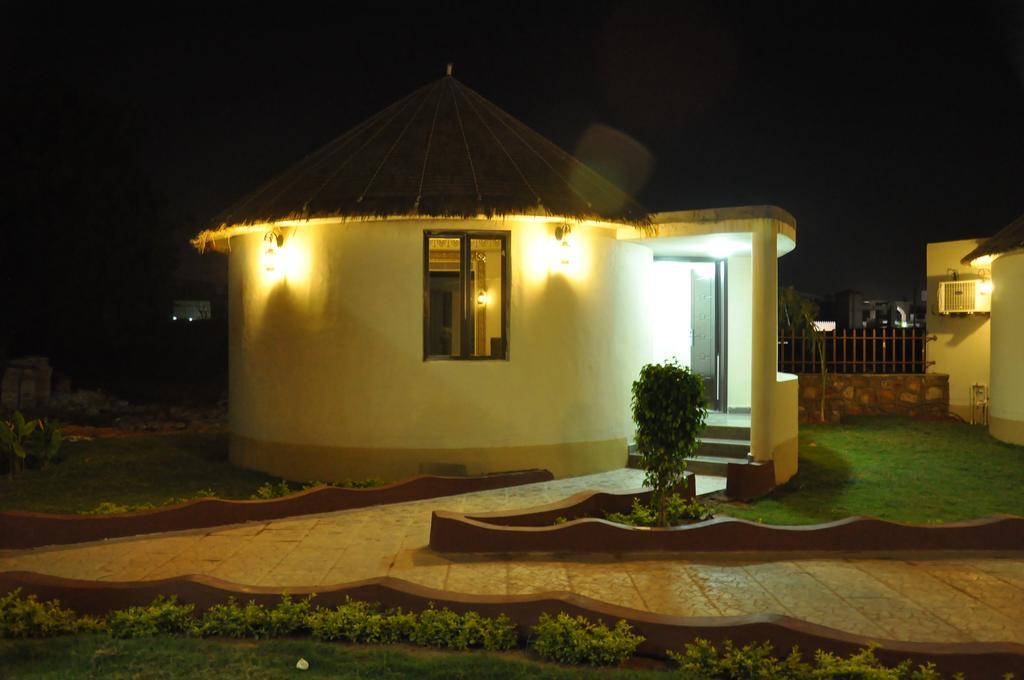 Seven Sky Clarks Exotica Hotel Bhuj Exterior foto