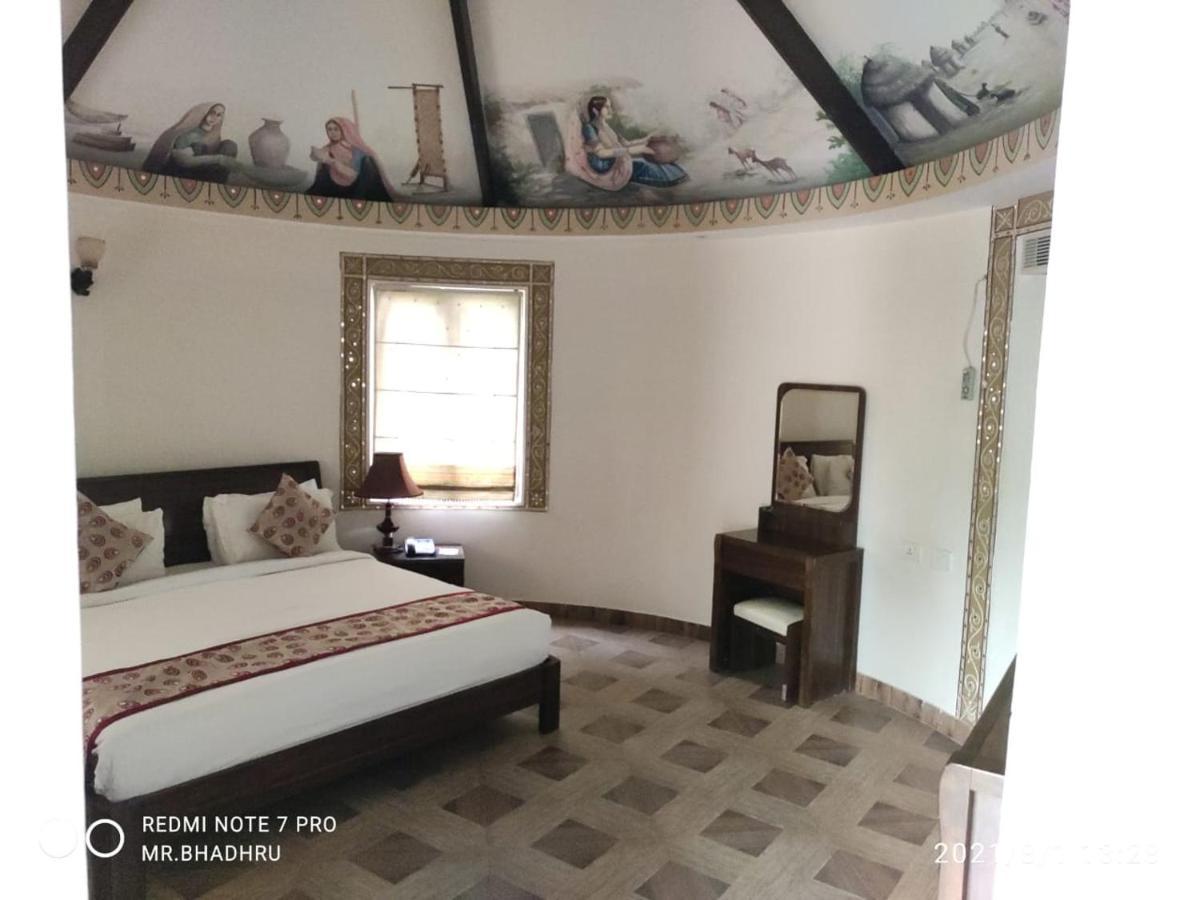 Seven Sky Clarks Exotica Hotel Bhuj Exterior foto