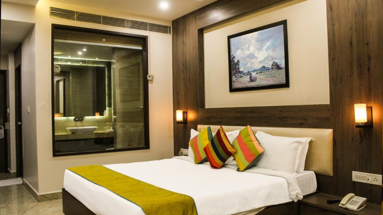 Seven Sky Clarks Exotica Hotel Bhuj Exterior foto