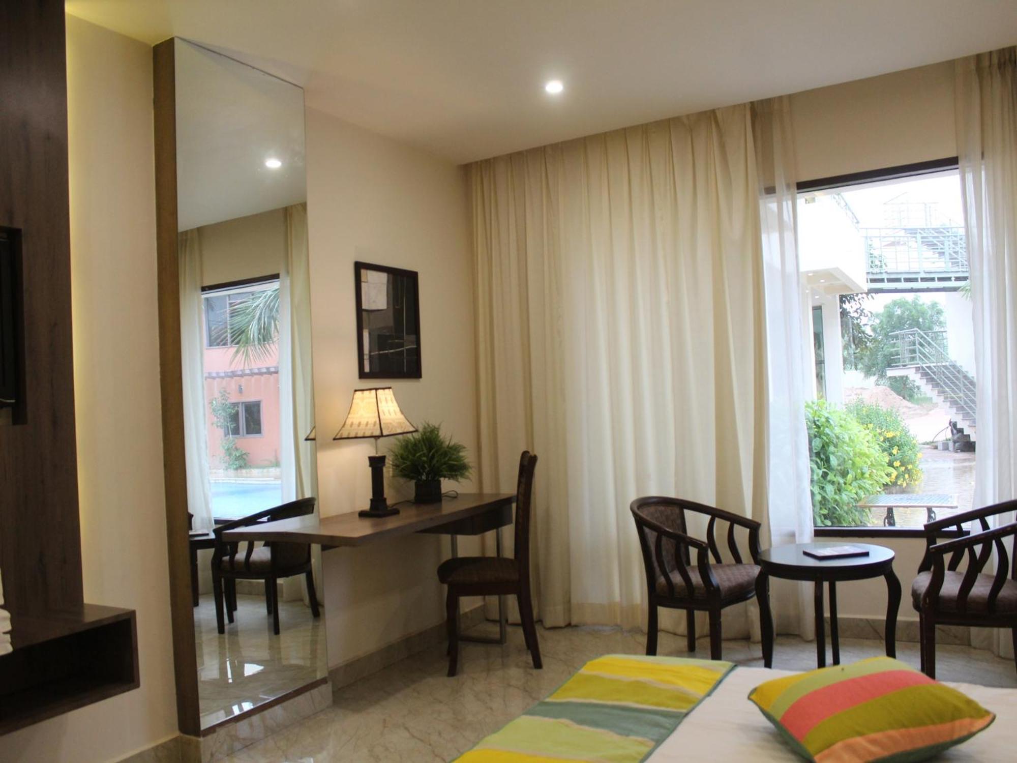 Seven Sky Clarks Exotica Hotel Bhuj Exterior foto