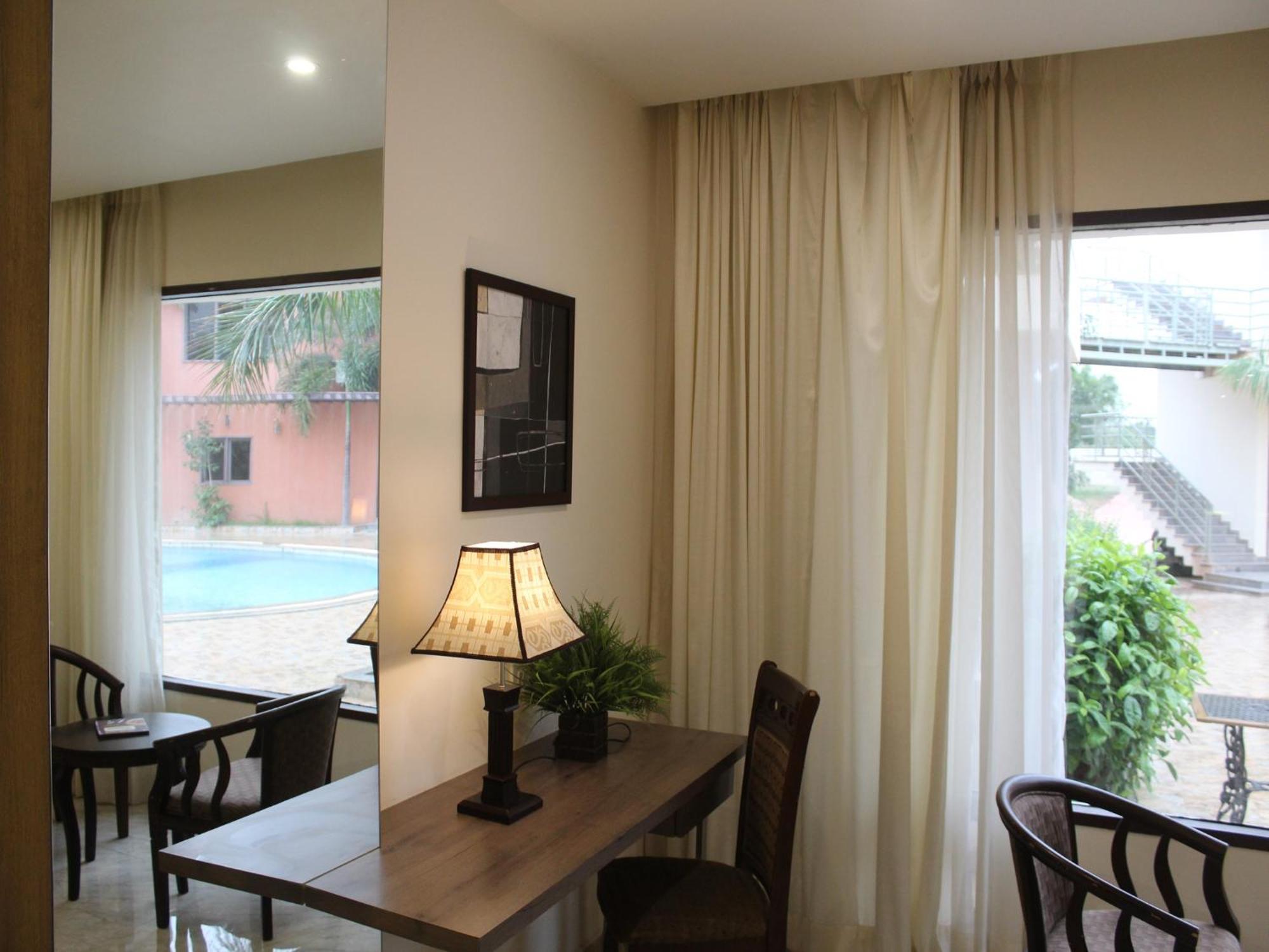Seven Sky Clarks Exotica Hotel Bhuj Exterior foto