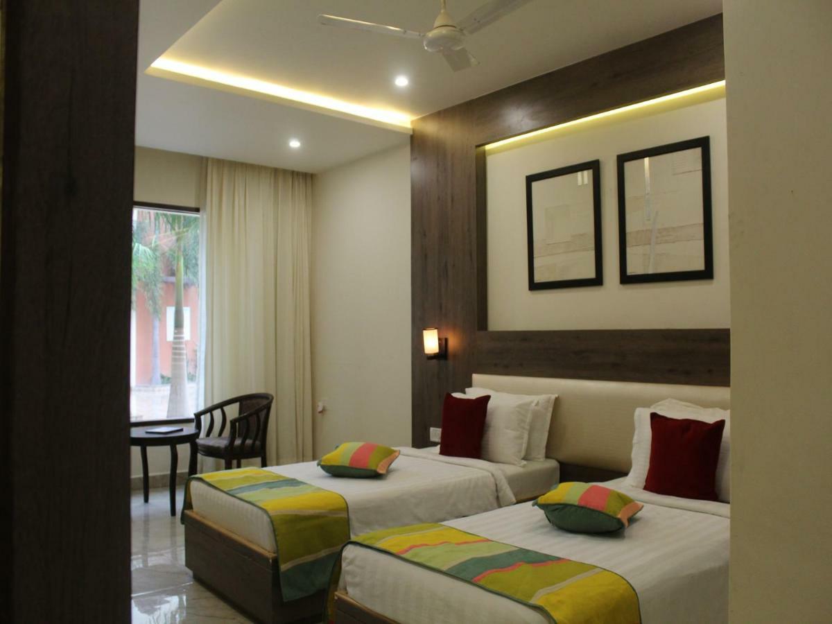 Seven Sky Clarks Exotica Hotel Bhuj Exterior foto
